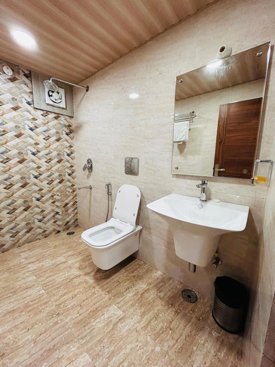 Yog Maya Regency B&B Шімла Екстер'єр фото